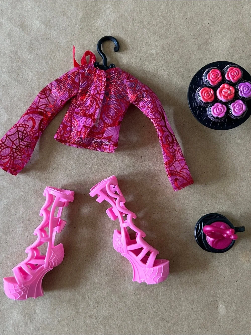 Monster High Skulltimate Secrets Garden Mysteries Draculaura Doll Set Accessorie